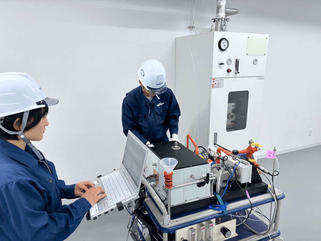 SEMI規格関連試験・作業環境測定の様子